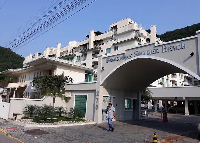 Apartamento Maravilhoso,Condominio Com Piscina Aquecida Coberta E Mais 2 Externas. Bombinhas